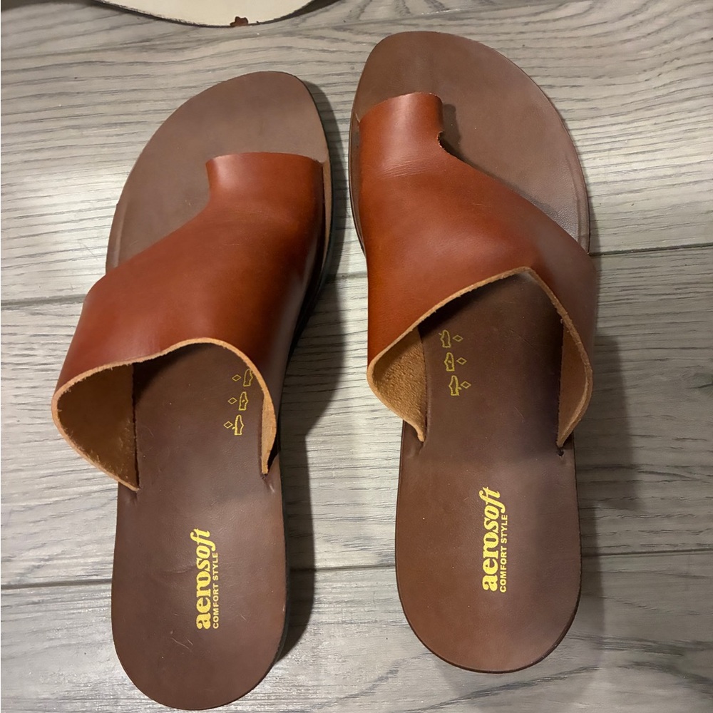 Aerosoft Brown Leather Sandals